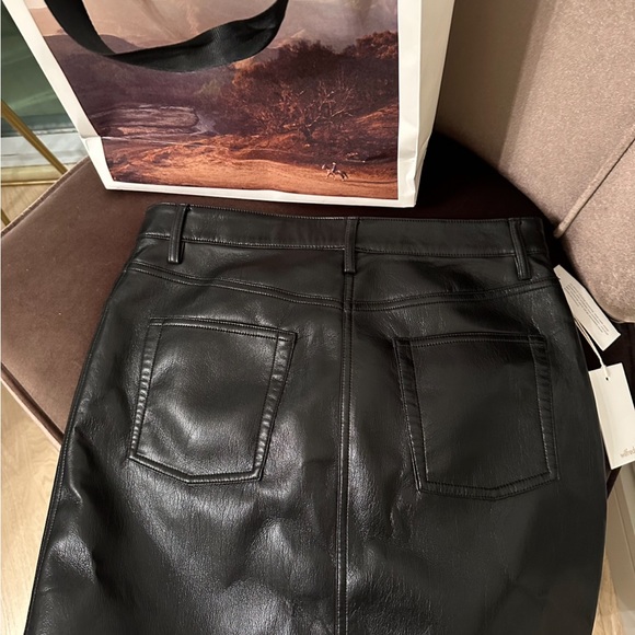 Artizia Leather Mini Skirt (Wilfred) - Picture 3 of 4